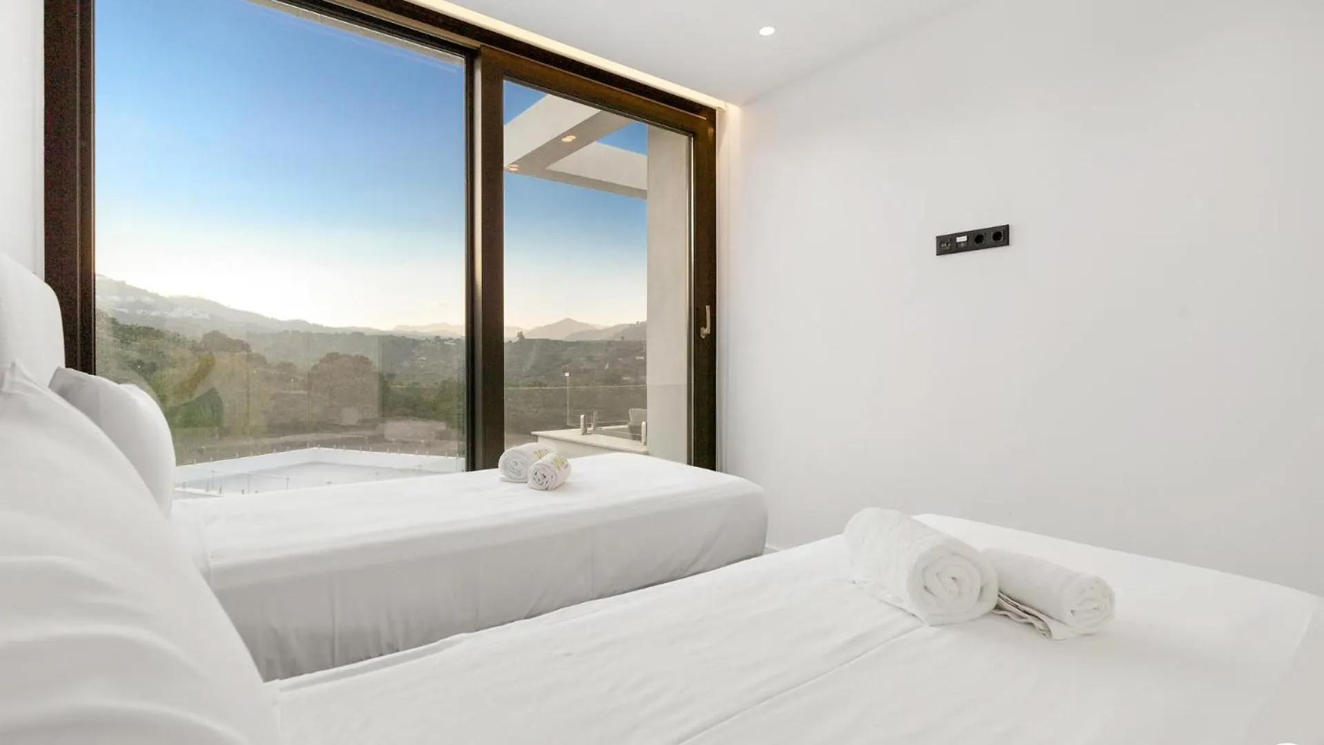 Villa Vivi Homes -Villa Kolibri Pool, Terrace & Golf La Cala De Mijas