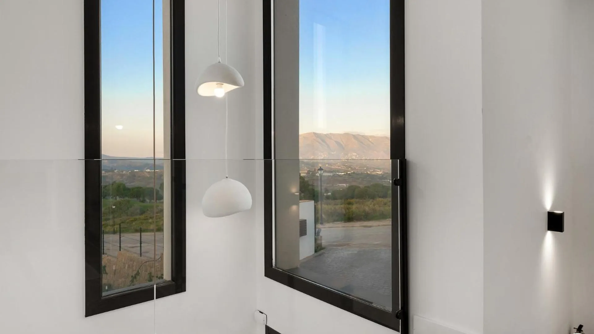 Vivi Homes -Villa Kolibri Pool, Terrace & Golf La Cala De Mijas