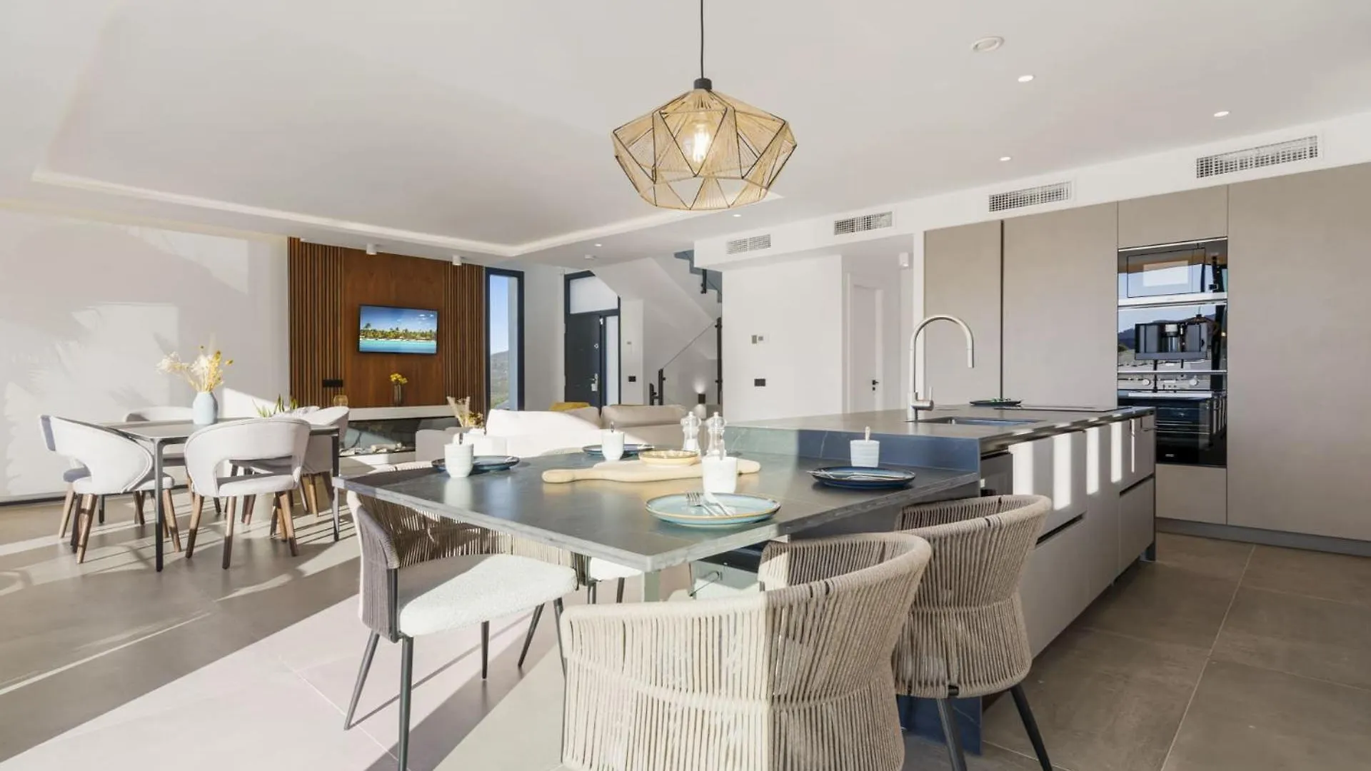 Vivi Homes -Villa Kolibri Pool, Terrace & Golf La Cala De Mijas Spain